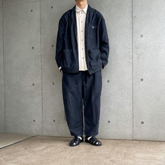 Как носить белую рубашку с коротким рукавом с темно-синим костюмом