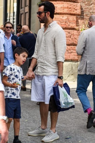 Какие кроссовки носить с белыми шортами мужчине