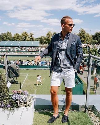 Какие двубортные пиджаки носить с белыми шортами мужчине