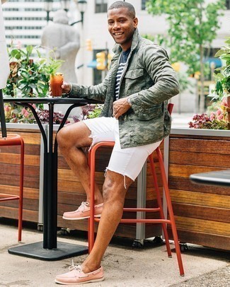 Какие куртки-рубашки носить с белыми шортами мужчине