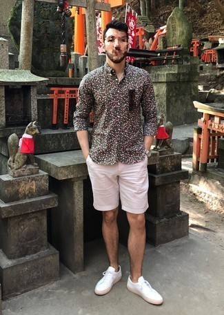 Как носить белые шорты с белыми низкими кедами мужчине