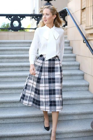 С чем носить белую шелковую блузку