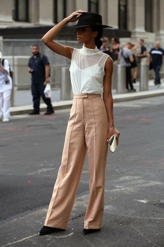 С чем носить белый шелковый топ без рукавов