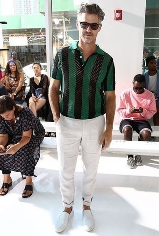 Какие брюки чинос носить с белыми слипонами