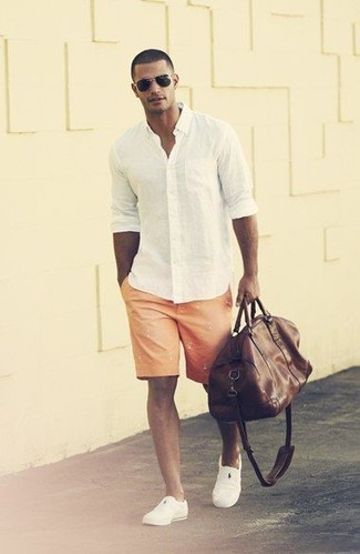 Какие шорты носить с белыми слипонами мужчине
