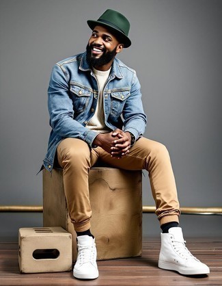 С чем носить белые кеды в 20 лет мужчине