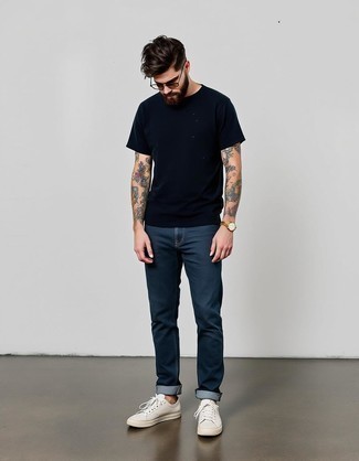 С чем носить белые кеды в 20 лет мужчине в жару