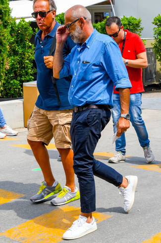 С чем носить белые кеды за 60 лет мужчине