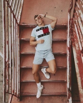 С чем носить белые кеды подросткам мужчине