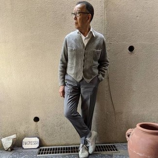 С чем носить белые кеды за 60 лет мужчине