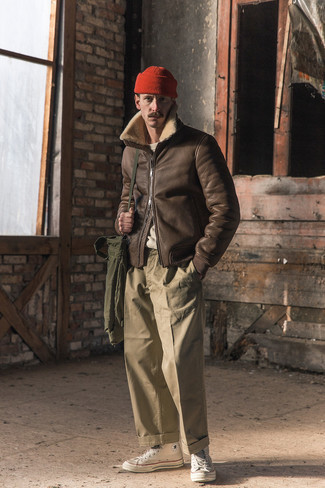 С чем носить белые кеды мужчине зима