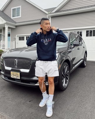 С чем носить белые спортивные шорты мужчине