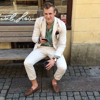 Какие мокасины носить с белым костюмом