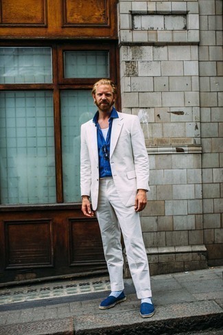 Какие эспадрильи носить с белым костюмом