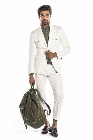 Какие лоферы носить с белым костюмом