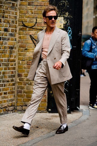 С чем носить белые подтяжки