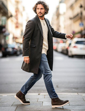 С чем носить белый свитер мужчине