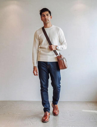 С чем носить белый свитер мужчине