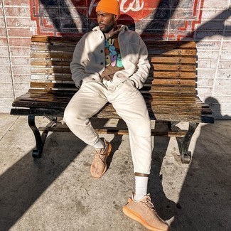 Какие кроссовки носить с белыми спортивными штанами мужчине