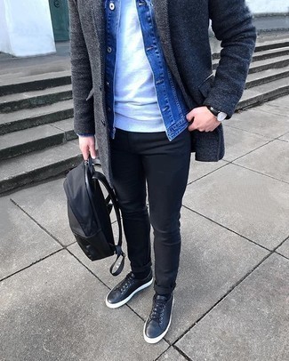 Какие джинсы носить с белым свитшотем мужчине