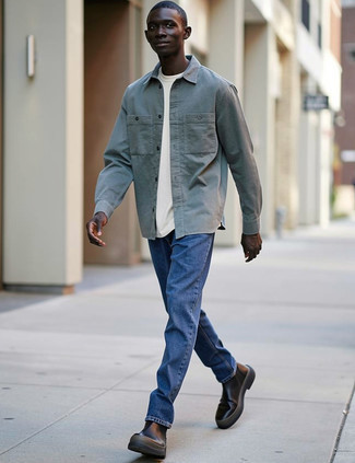 С чем носить белую футболку мужчине