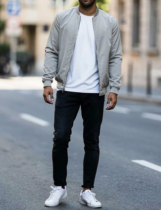 С чем носить белую футболку мужчине