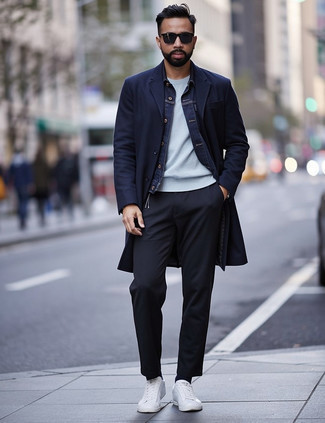 С чем носить белую футболку мужчине