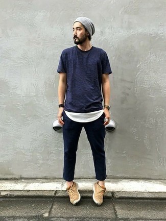 Какие кроссовки носить с белой майкой мужчине