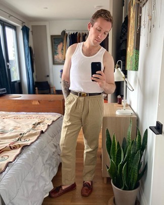 С чем носить белую майку мужчине