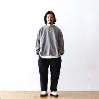 С чем носить белую майку мужчине