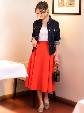 Какие лоферы носить с белой майкой женщине