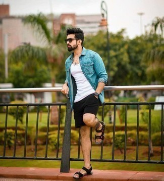 Какие сандалии носить с белой майкой мужчине