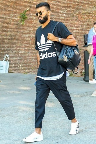 Как носить белую майку с белыми низкими кедами мужчине