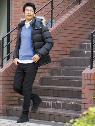 Как носить белую водолазку с черными замшевыми ботинками дезертами