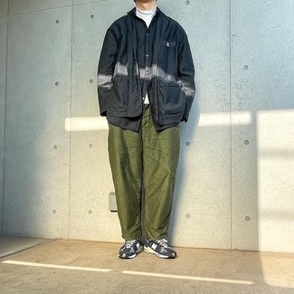 Какие пиджаки носить с белой водолазкой мужчине