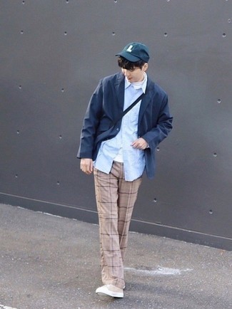 Какие пиджаки носить с белой водолазкой мужчине