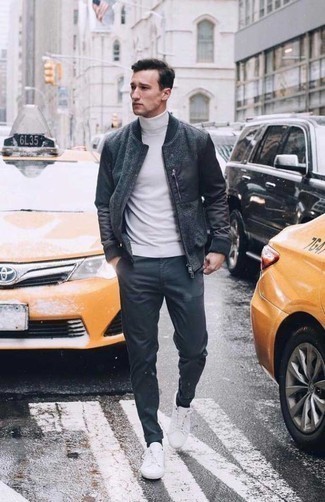 Какие бомберы носить с белой водолазкой мужчине