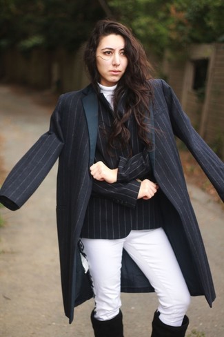 Какое пальто носить с белой водолазкой женщине