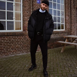 Какие куртки-пуховики носить с белой водолазкой мужчине