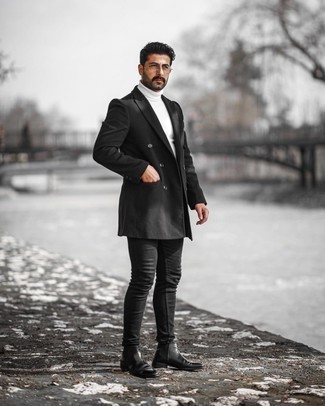 Какие зауженные джинсы носить с белой водолазкой мужчине