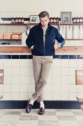 С чем носить белые шерстяные носки мужчине