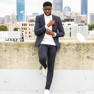 С чем носить белую шерстяную водолазку мужчине