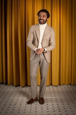 С чем носить белую шерстяную водолазку мужчине