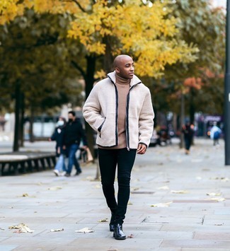 Какие водолазки носить с белым свитером на молнии мужчине