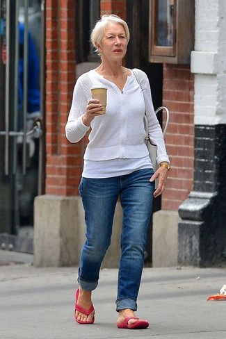 Как носить белый свитер на молнии с белой майкой женщине