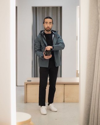 Как носить ветровку с свитером с круглым вырезом мужчине