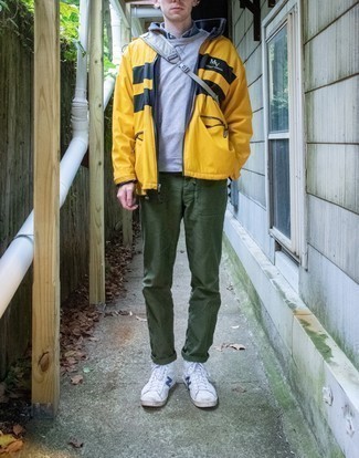 Как носить ветровку с свитшотем мужчине