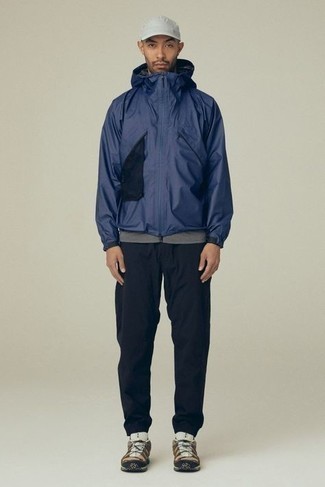 Как носить ветровку с свитером на молнии мужчине