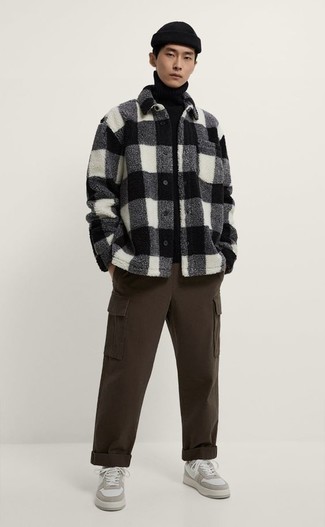 С чем носить шерстяную куртку-рубашку мужчине