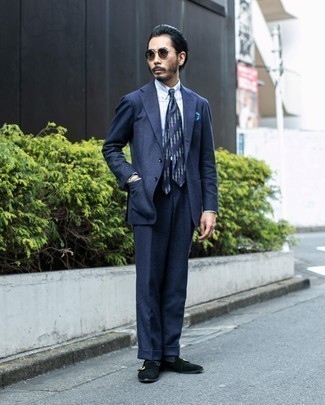 С чем носить шерстяной костюм